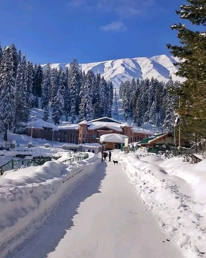 Gulmarg  Kashmir Rental Taxi