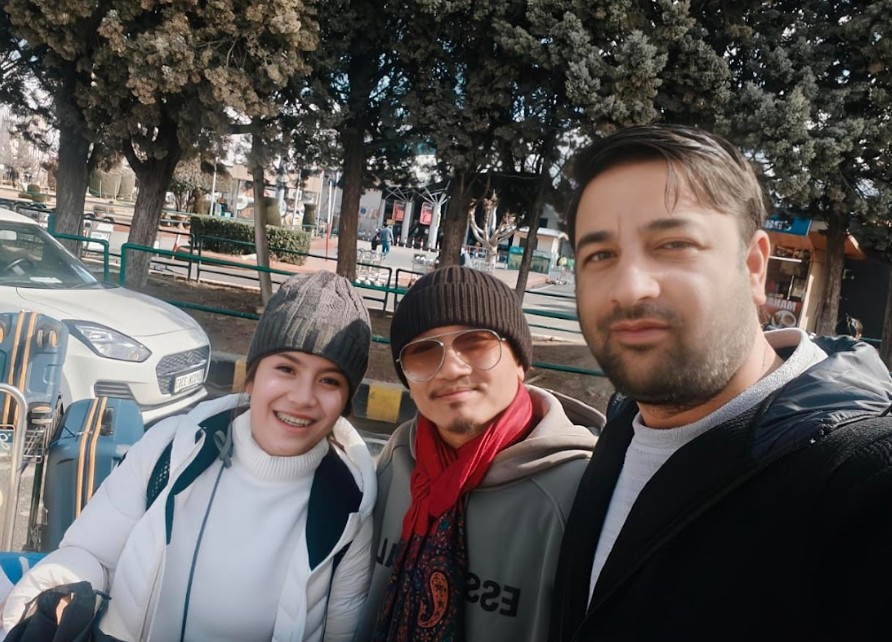 Tourist cab in Gulmarg Kashmir