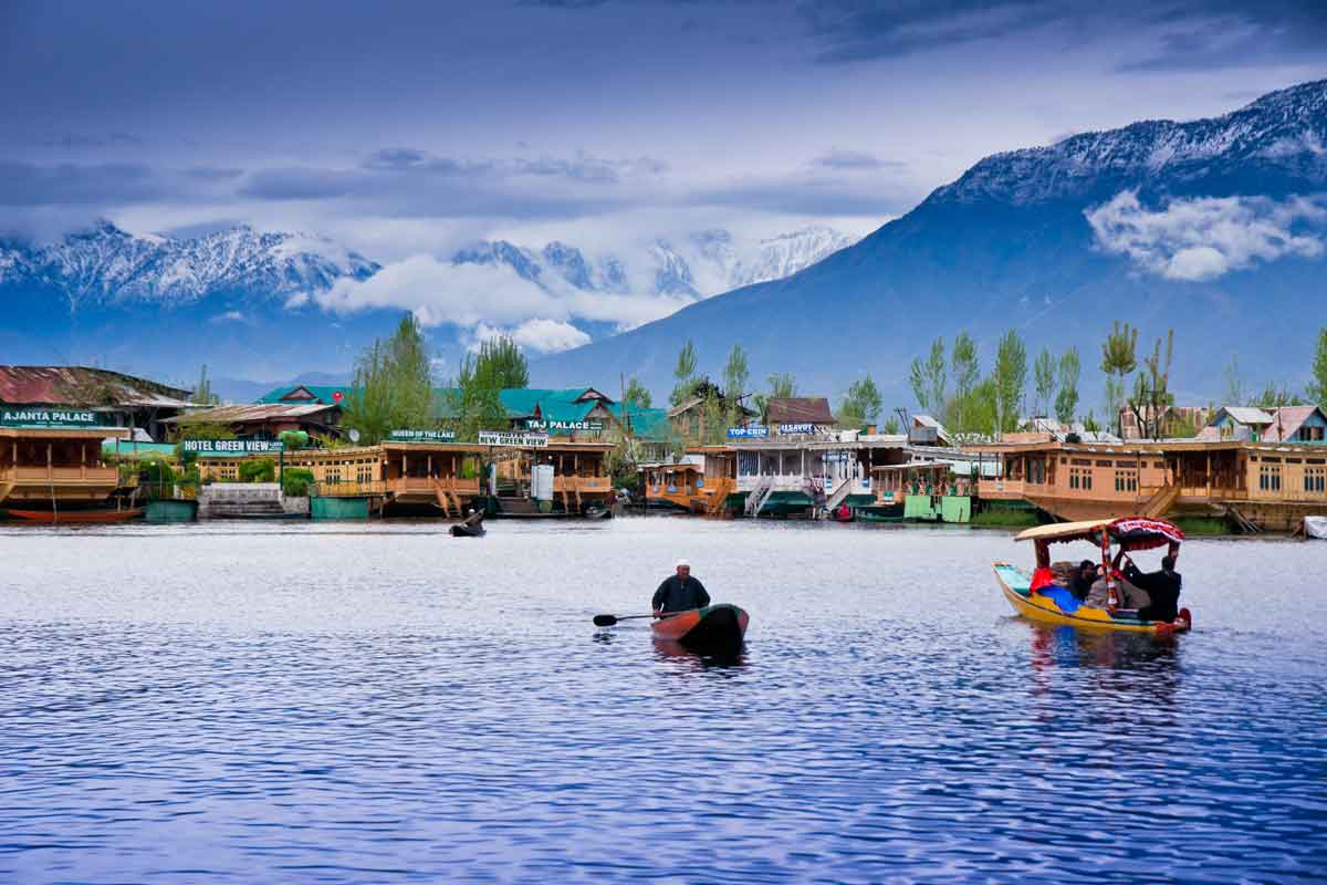 Affordable cab booking service in Srinagar 