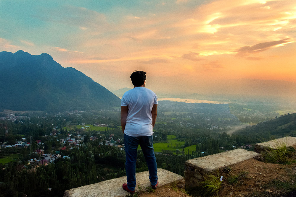 best taxi service in srinagar for tourists